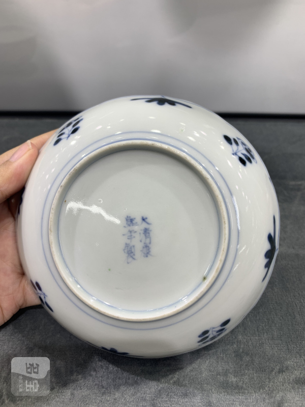 清乾隆青花留白开光粉彩莲花观音纹杯碟一套 - 图12